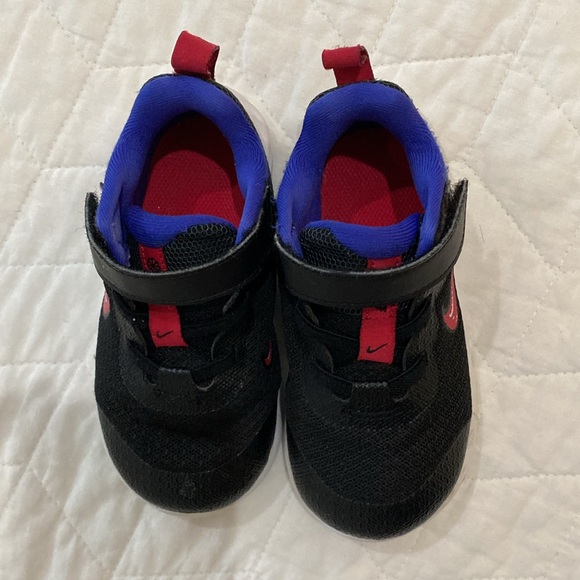Toddler Nike Revolution Sneakers - Picture 4 of 6